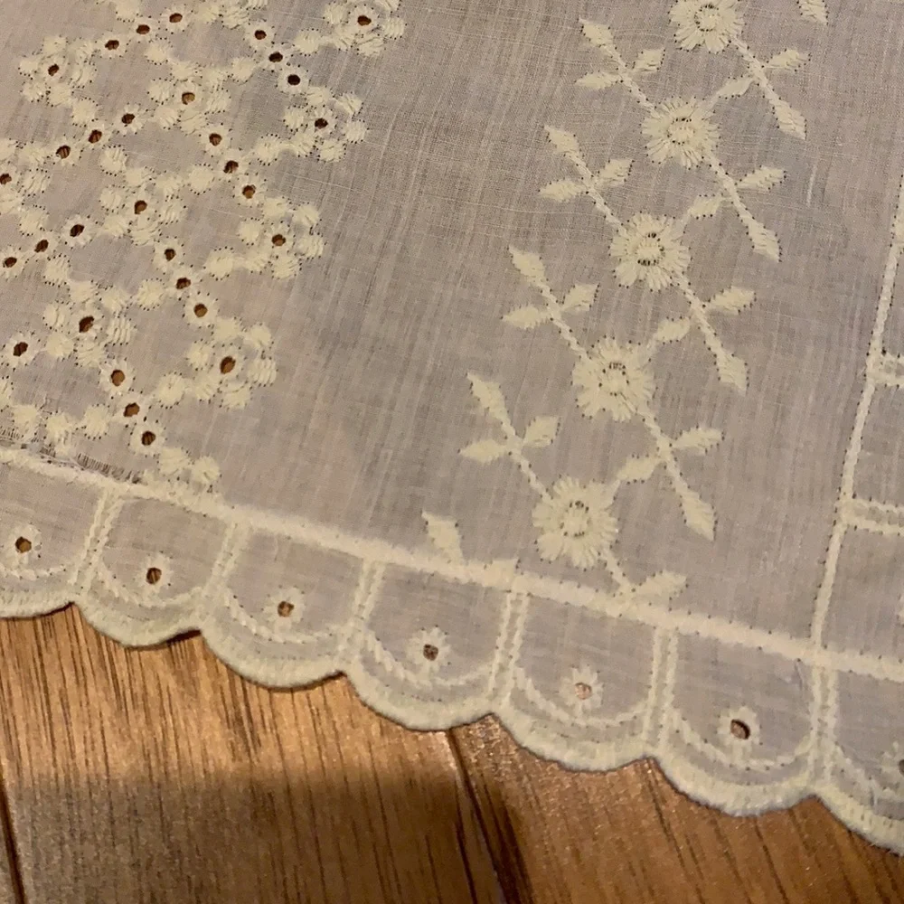 Pretty Vintage Table Runner Estate Sale Pick